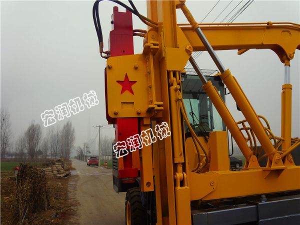 公路护栏打桩机液压锤怎么操作？宏润机械