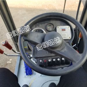 铲车式铲斗搅拌车