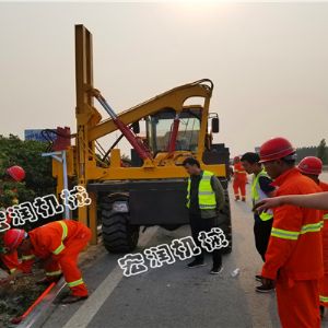 宏润高速护栏钻孔机河南施工中